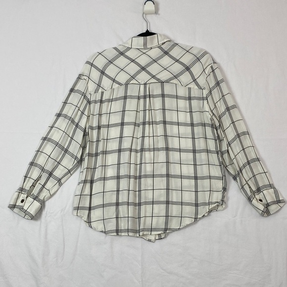 Reitmans Shirt Long Sleeve Button Up Black and White Check - Picture 7 of 8